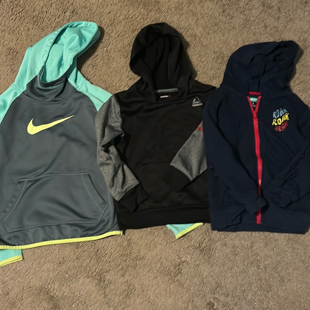 Bundle three sweatshirts Nike Reebok 365 kids